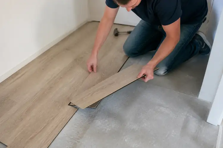 Klikvinyl leggen techniek